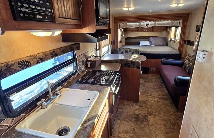 
								2011 Jayco Jay Feather X213 Hybrid, Bunks full									