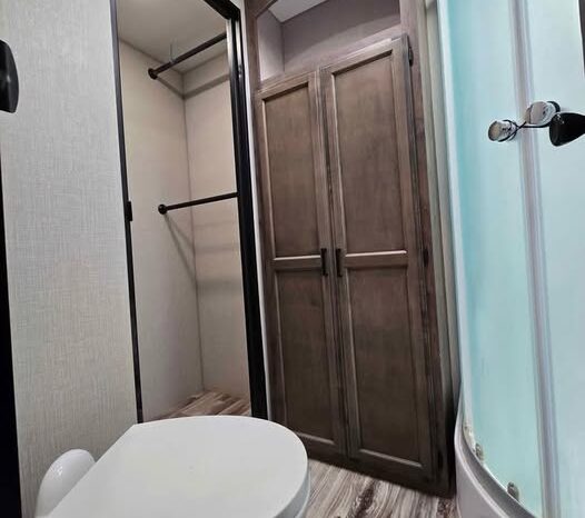 
								2021 Venture Sport Trek 302 VRB.  Perfect Couples RV. All Season, Washer Dryer Hook UP’s full									