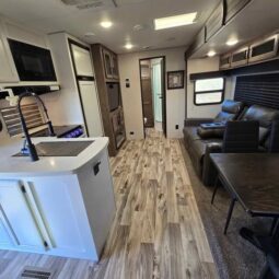 
										2021 Venture Sport Trek 302 VRB.  Perfect Couples RV. All Season, Washer Dryer Hook UP’s full									