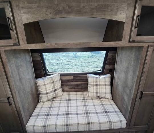 
								2021 Venture Sport Trek 302 VRB.  Perfect Couples RV. All Season, Washer Dryer Hook UP’s full									