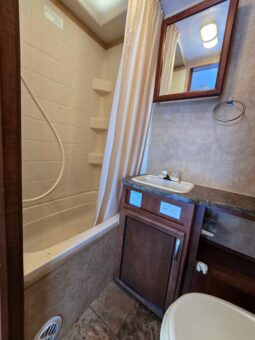 
										2011 Jayco Jay Feather X213 Hybrid, Bunks full									