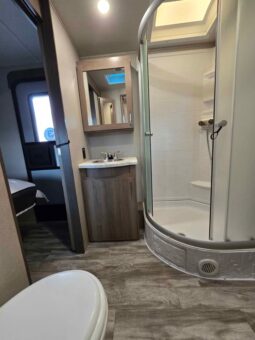 
										2022 Grand Design Imagine 3250BH. Bunk Room, All Season, Solar Package full									