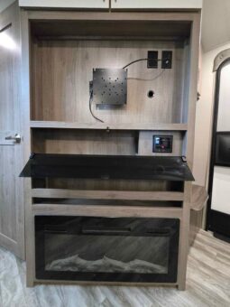 
										2022 Grand Design Imagine 3250BH. Bunk Room, All Season, Solar Package full									