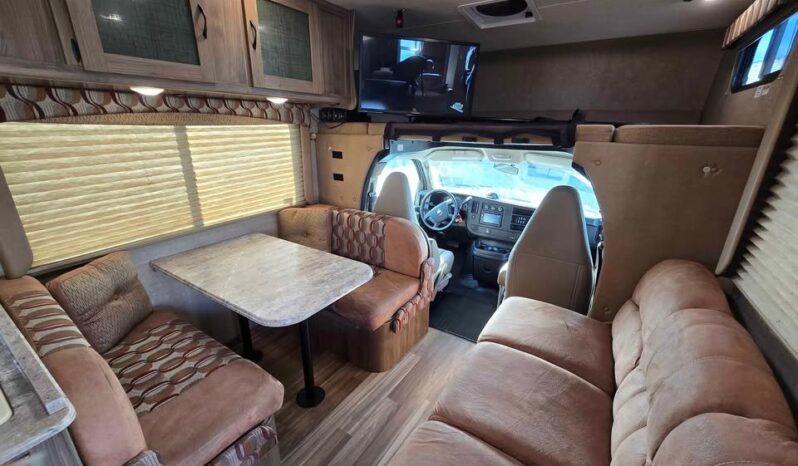 
								2016 Coachmen Freelander 27QB. Chevrolet Chassis, Generator, Low Miles full									