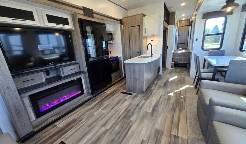 
								2022 Heartland Milestone 377MB  All Season, Bunk Room with Loft, Solar Package full									