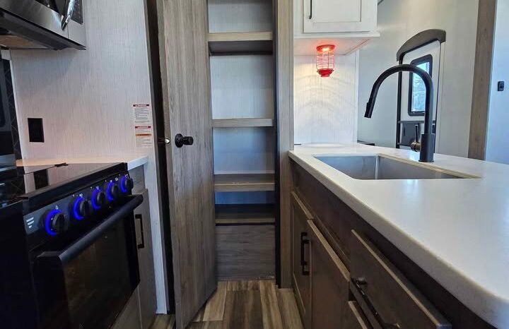 
								2022 Heartland Milestone 377MB  All Season, Bunk Room with Loft, Solar Package full									