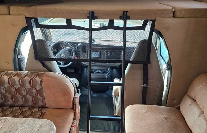 
								2016 Coachmen Freelander 27QB. Chevrolet Chassis, Generator, Low Miles full									