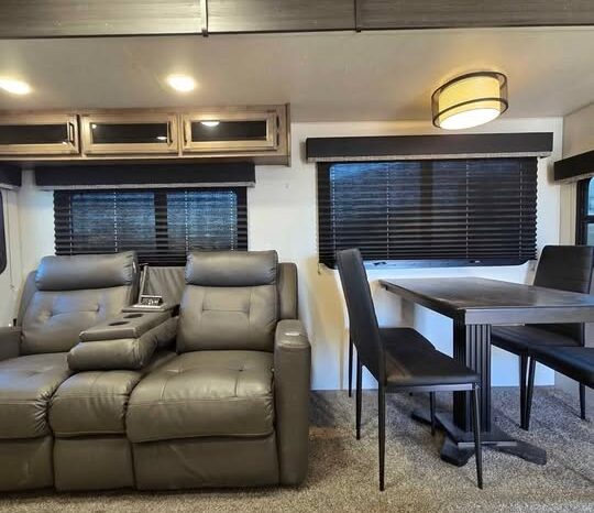 
								2021 Venture Sport Trek 302 VRB.  Perfect Couples RV. All Season, Washer Dryer Hook UP’s full									