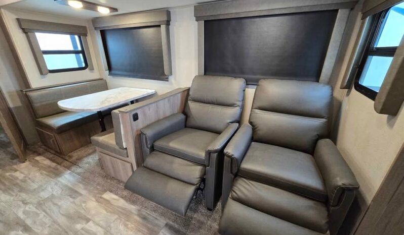 
								2022 Grand Design Imagine 3250BH. Bunk Room, All Season, Solar Package full									