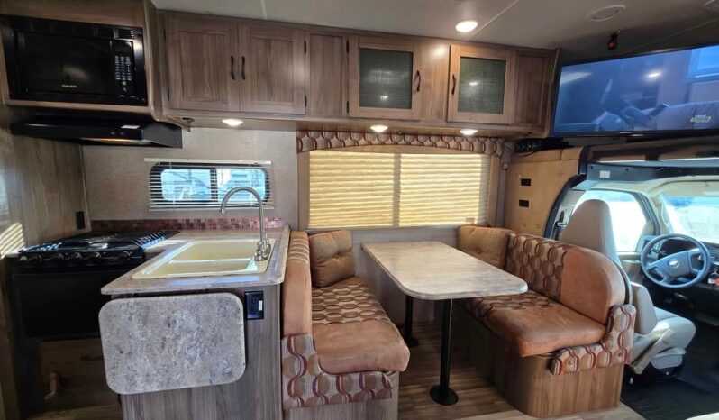 
								2016 Coachmen Freelander 27QB. Chevrolet Chassis, Generator, Low Miles full									