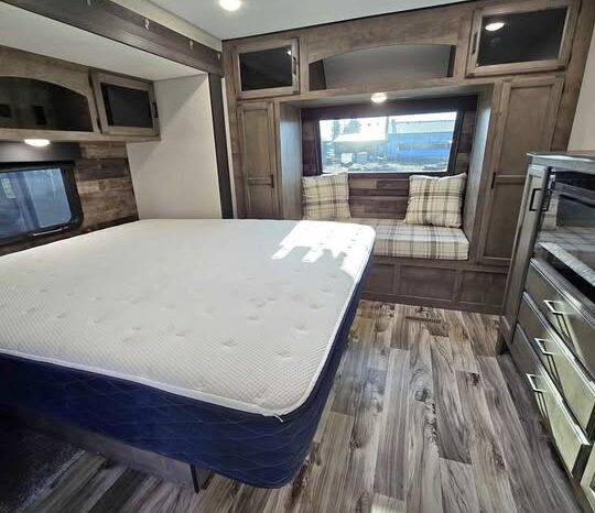 
								2021 Venture Sport Trek 302 VRB.  Perfect Couples RV. All Season, Washer Dryer Hook UP’s full									