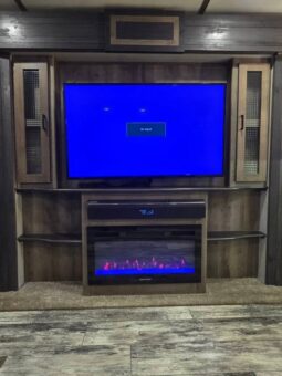 
										2022 Keystone Sprinter 320 MLS. Rear Kitchen, All Season Perfect Couple’s RV, Double Fridge full									