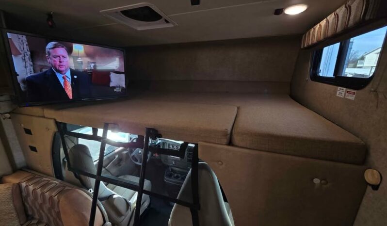 
								2016 Coachmen Freelander 27QB. Chevrolet Chassis, Generator, Low Miles full									