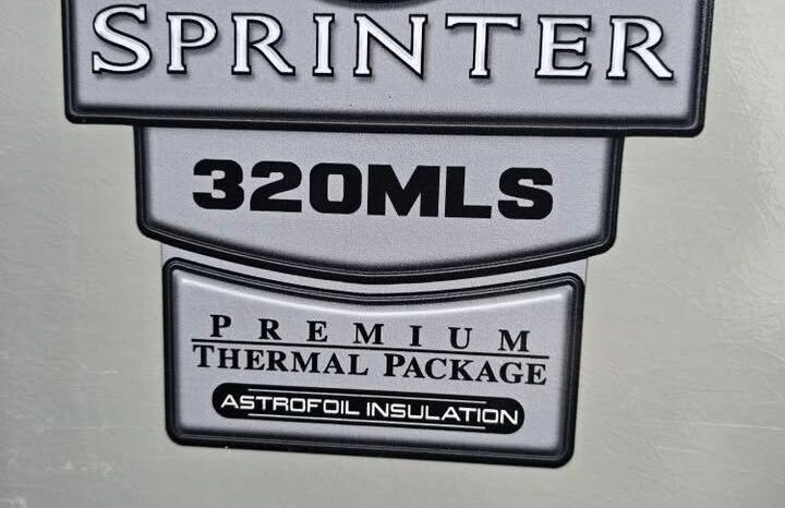 
								2022 Keystone Sprinter 320 MLS. Rear Kitchen, All Season Perfect Couple’s RV, Double Fridge full									