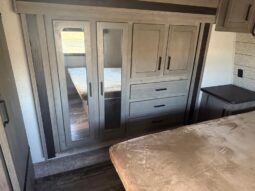 
										2021 Keystone Raptor 429 Toy Hauler. 13ft Garage, 1 1/2 Bath full									
