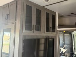
										2021 Keystone Raptor 429 Toy Hauler. 13ft Garage, 1 1/2 Bath full									
