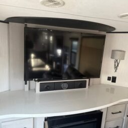 
										2021 Heartland Cyclone 4214 Toy Hauler, Front Living, Solar Package 14 ft Garage full									