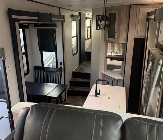 
								2021 Heartland Cyclone 4214 Toy Hauler, Front Living, Solar Package 14 ft Garage full									