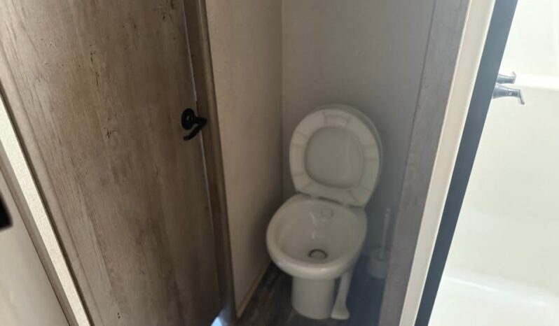 
								2021 Keystone Raptor 429 Toy Hauler. 13ft Garage, 1 1/2 Bath full									