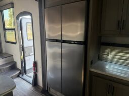 
										2021 Keystone Raptor 429 Toy Hauler. 13ft Garage, 1 1/2 Bath full									