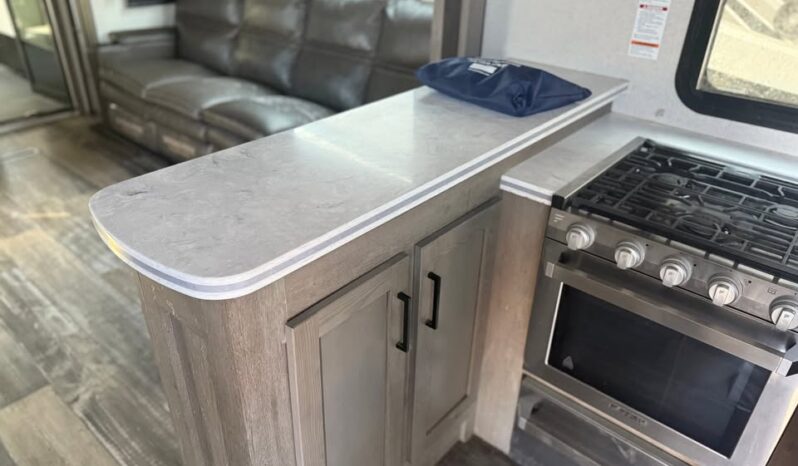 
								2021 Keystone Raptor 429 Toy Hauler. 13ft Garage, 1 1/2 Bath full									