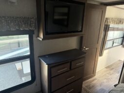 
										2019 Keystone Cougar 368MBI Bunk Room wit Loft. All Season full									