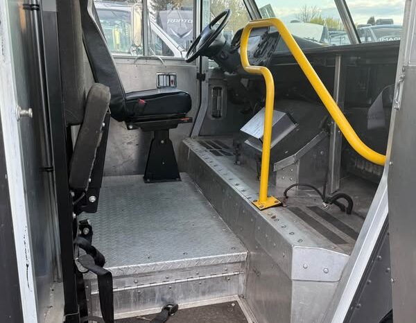
								2017 Ford Chassis Class 6-7 Food Truck with customer build. Truck was 250k+ New full									