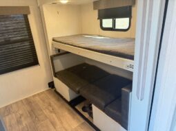 
										Super Clean Dutchmen Astoria 3203 BH Bunk Room Model. All Season-4 Season full									