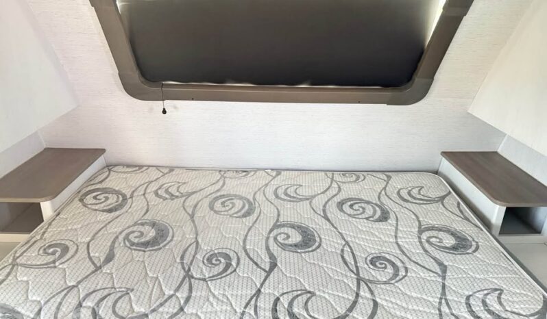 
								Super Clean Dutchmen Astoria 3203 BH Bunk Room Model. All Season-4 Season full									