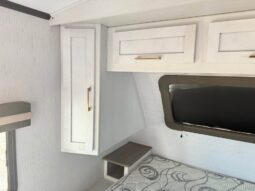 
										Super Clean Dutchmen Astoria 3203 BH Bunk Room Model. All Season-4 Season full									