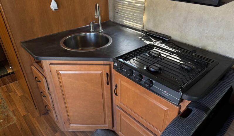 
								2012 Thor Majestic 28A full									