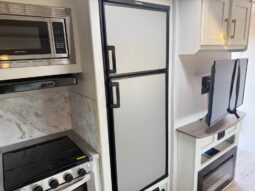 
										Super Clean Dutchmen Astoria 3203 BH Bunk Room Model. All Season-4 Season full									