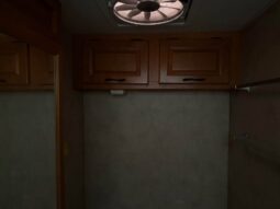 
										2012 Thor Majestic 28A full									