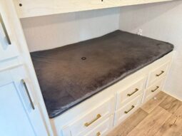 
										Super Clean Dutchmen Astoria 3203 BH Bunk Room Model. All Season-4 Season full									