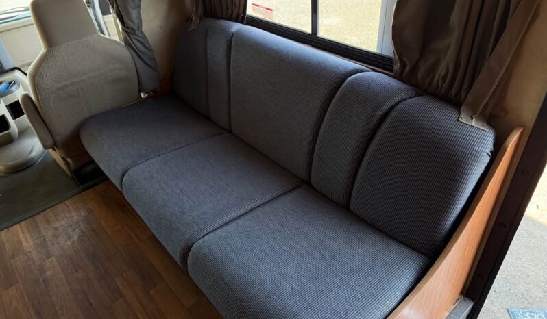 
								2012 Thor Majestic 28A full									