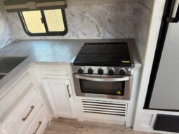 
										Super Clean Dutchmen Astoria 3203 BH Bunk Room Model. All Season-4 Season full									