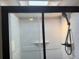 
										Super Clean Dutchmen Astoria 3203 BH Bunk Room Model. All Season-4 Season full									