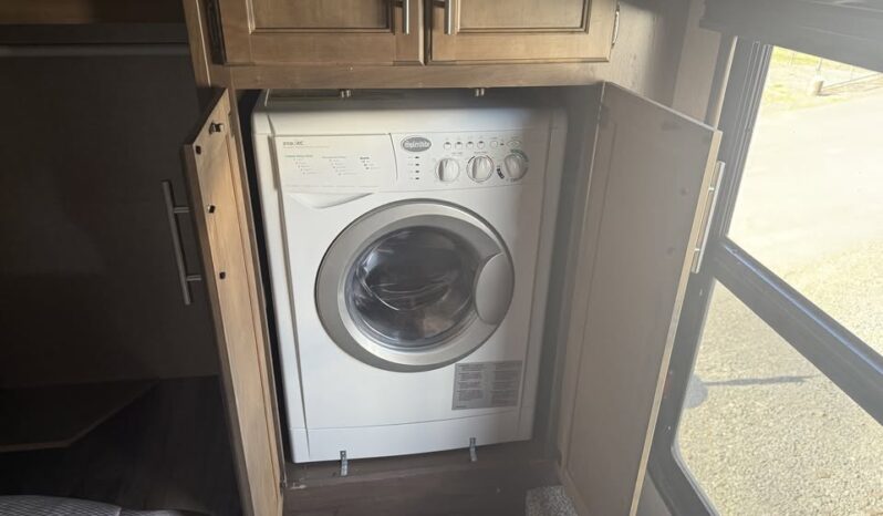 
								2019 Keystone Cougar 368MBI Bunk Room wit Loft. All Season full									