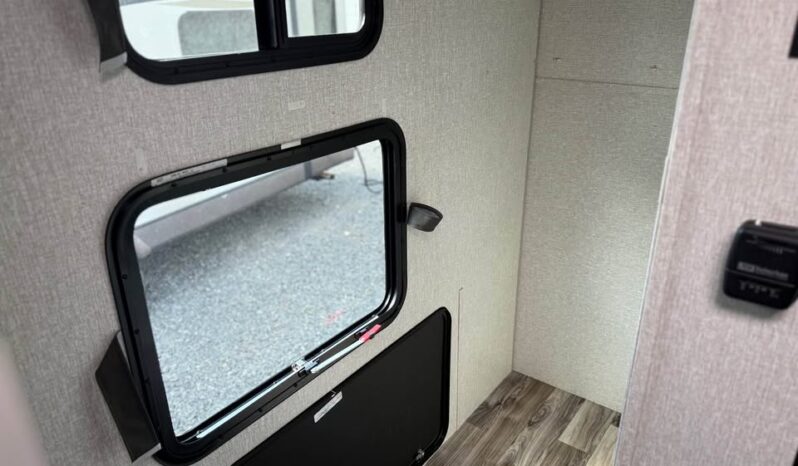 
								2022 Venture RV Sonic 169VUD full									