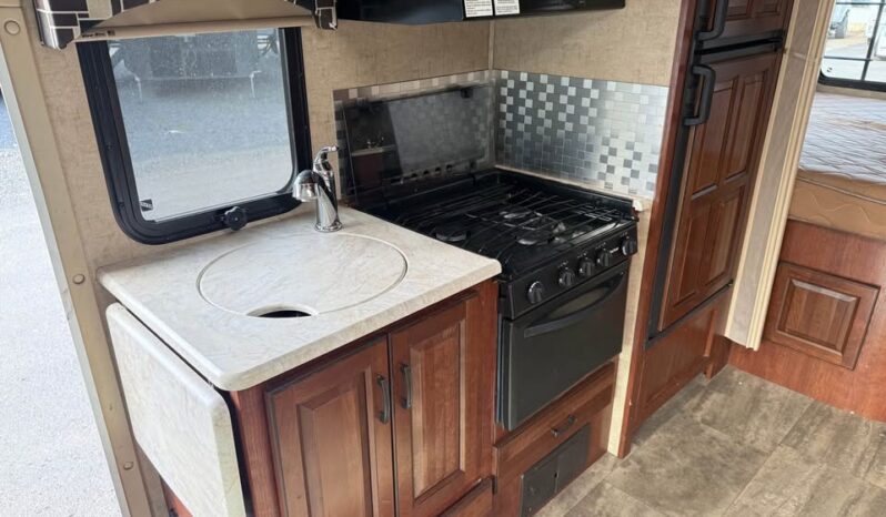 
								2015 Forest Rivera Solera 24S Mercedes Diesel full									