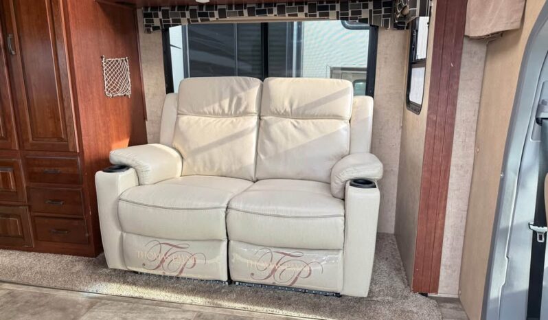 
								2015 Forest Rivera Solera 24S Mercedes Diesel full									
