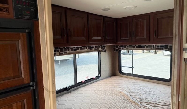 
								2015 Forest Rivera Solera 24S Mercedes Diesel full									
