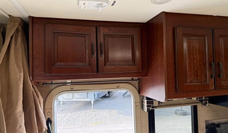 
								2015 Forest Rivera Solera 24S Mercedes Diesel full									