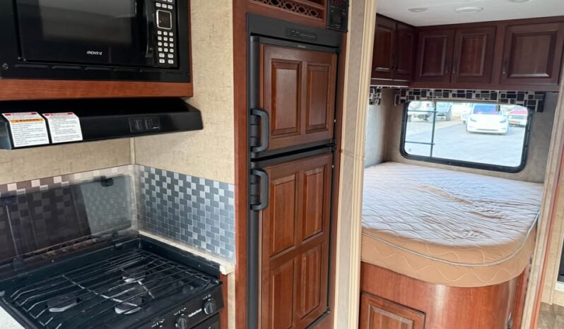 
								2015 Forest Rivera Solera 24S Mercedes Diesel full									