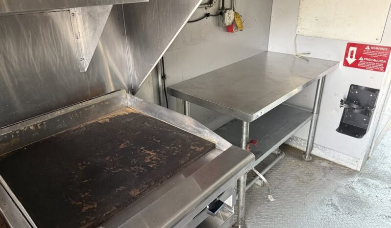 
								2017 Ford Chassis Class 6-7 Food Truck with customer build. Truck was 250k+ New full									