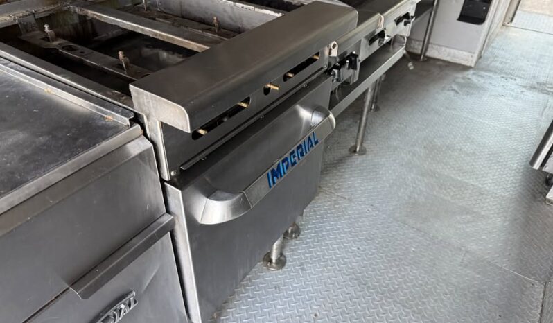 
								2017 Ford Chassis Class 6-7 Food Truck with customer build. Truck was 250k+ New full									