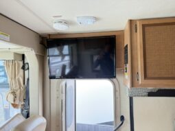 
										2017 Thor Vegas 25.3 Super Low Miles, full									