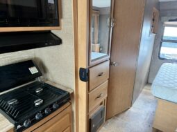 
										2017 Thor Vegas 25.3 Super Low Miles, full									