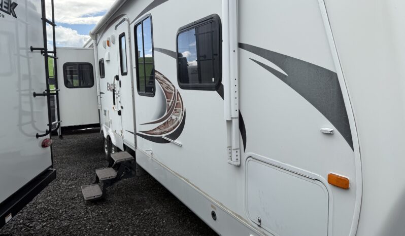 
								2012 Jayco Eagle Triple Slide Rear Living, All Season Power Jacks full									