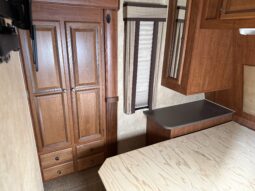 
										2012 Jayco Eagle Triple Slide Rear Living, All Season Power Jacks full									